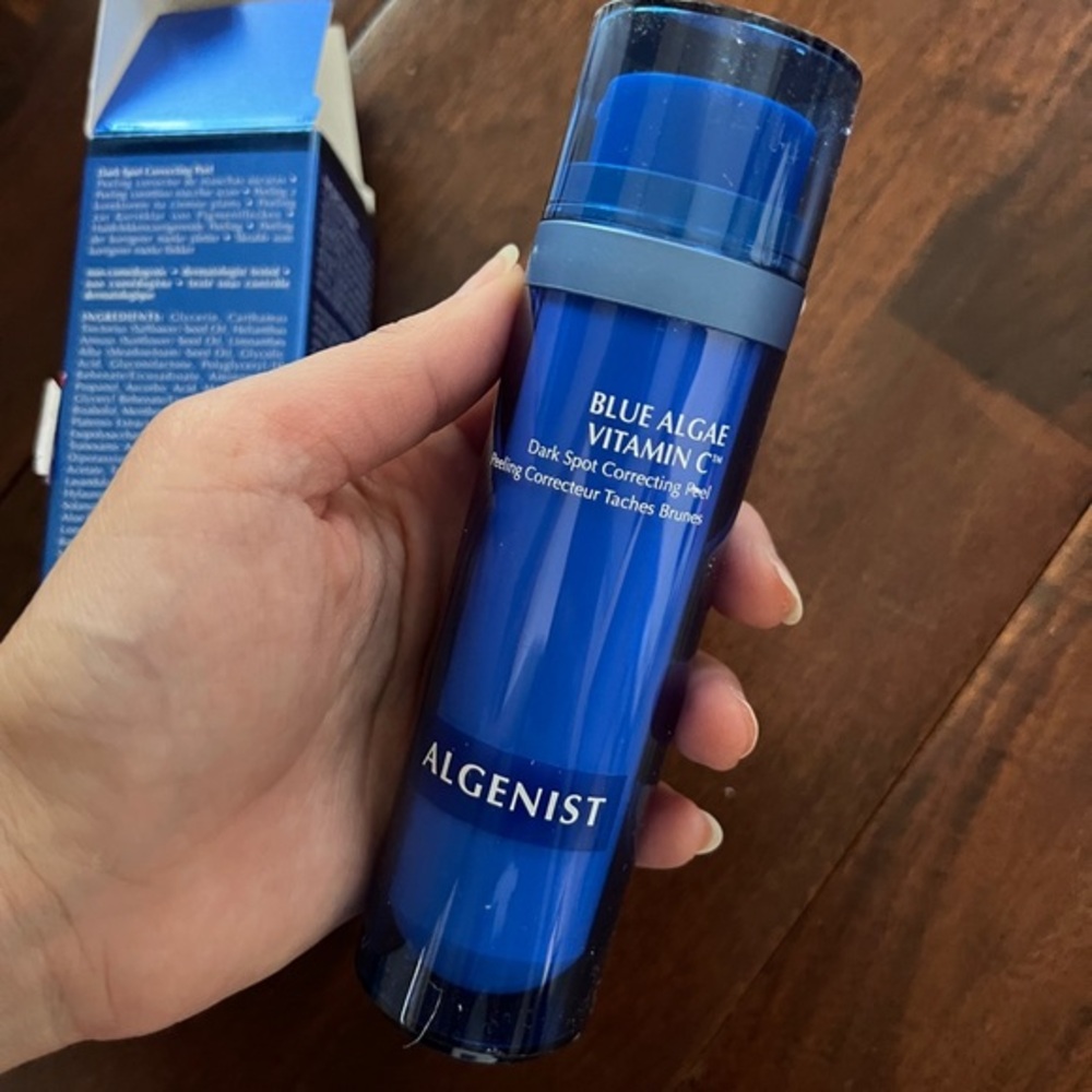 - Algenist BLUE ALGAE VITAMIN C™ Dark Spot Correcting Peel new
